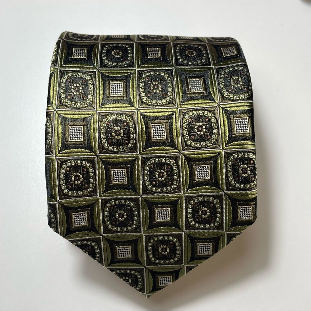BILL Bill Blass Silk Tie
